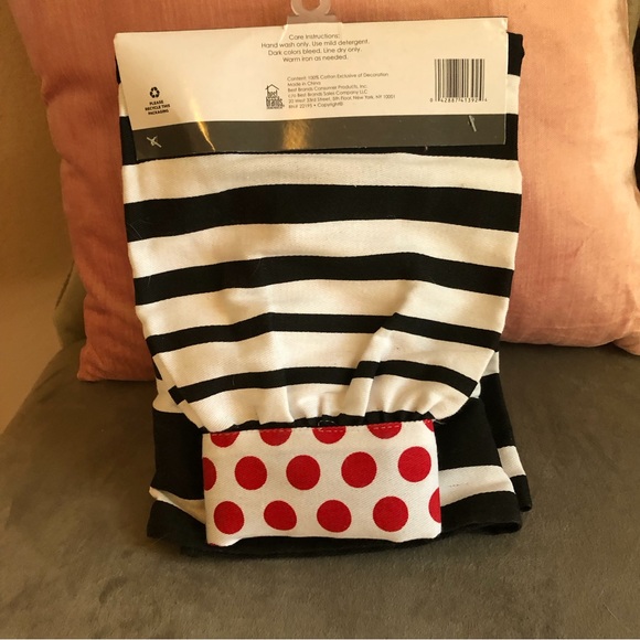 NEW Cute Retro Hostess Apron ~ One Size~ 100% Cotton ~ Black & White, Red Dots - Picture 2 of 2